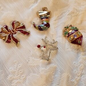 Festive Holiday Brooch Set